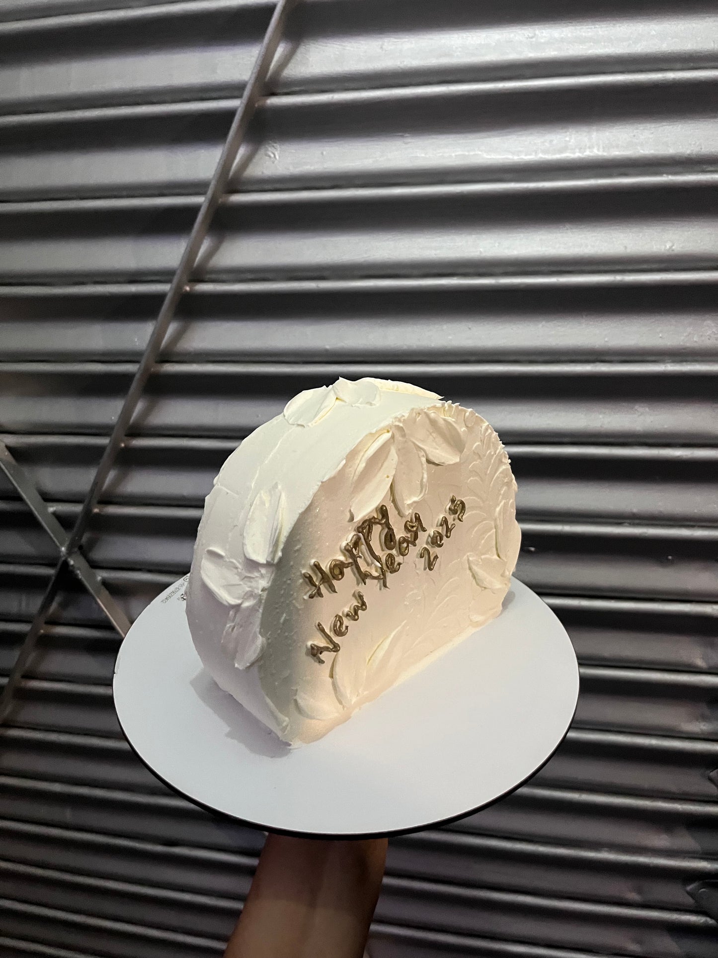 New Years White & Gold Cake