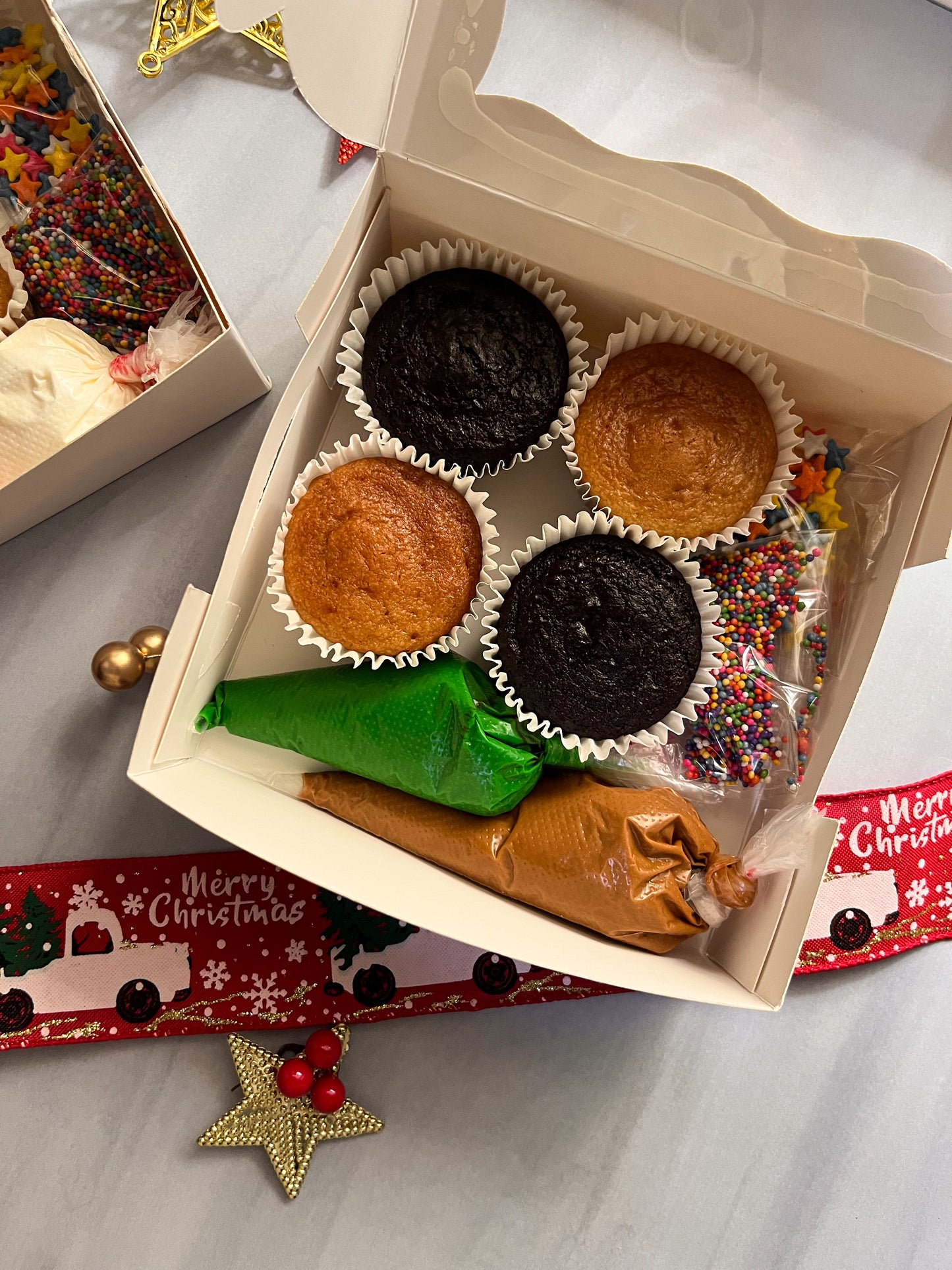 DIY Cupcakes Decorating Kit