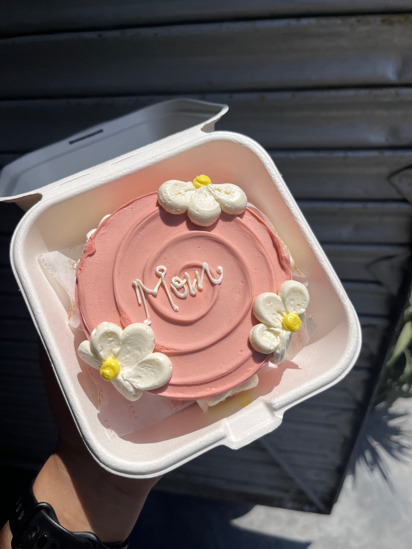 Pastel pink with daisy Bento Cake