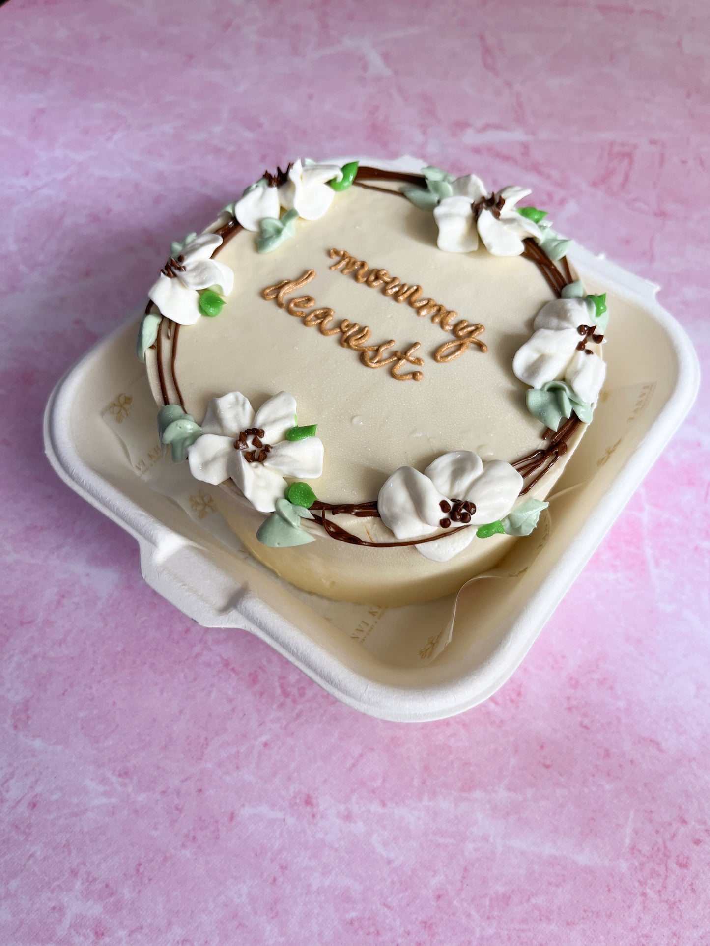 White daisy forest border Bento Cake