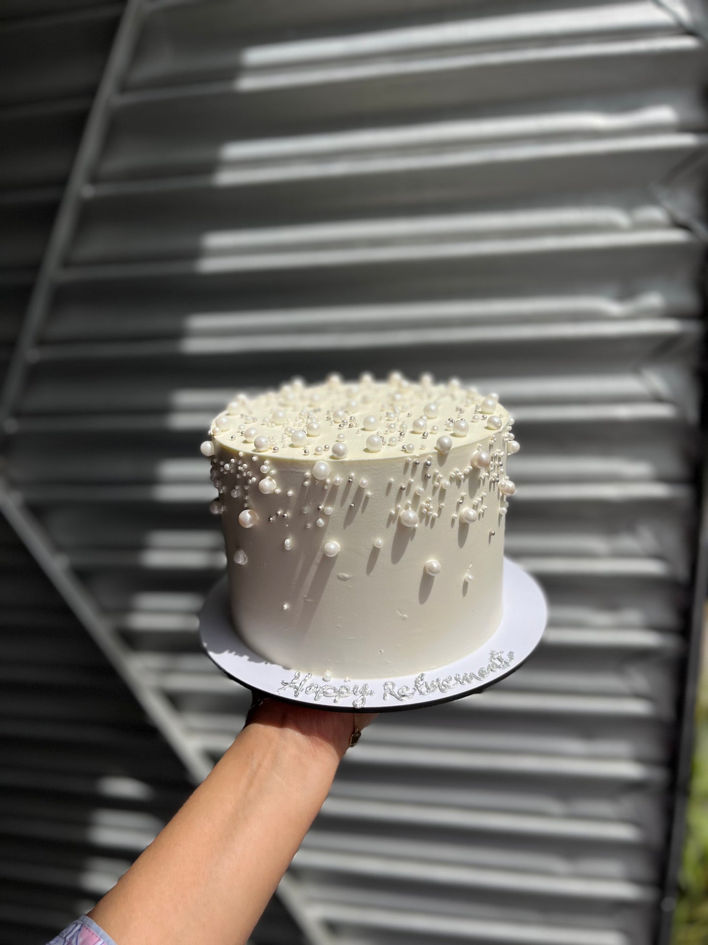 Simple chic cake with sprinkles
