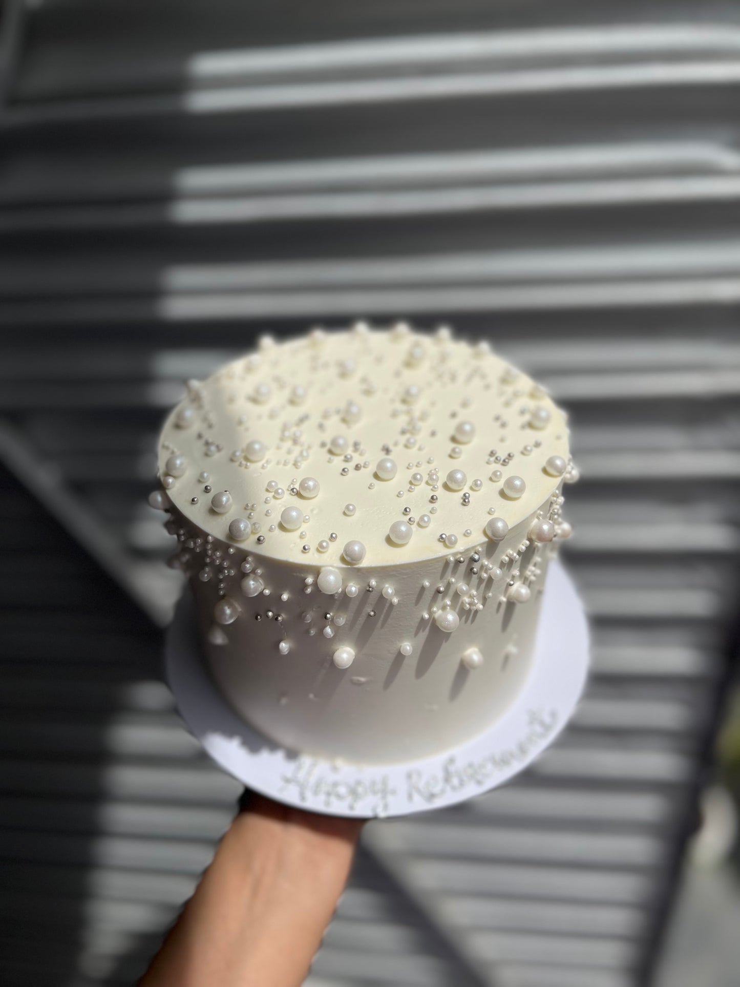 Simple chic cake with sprinkles