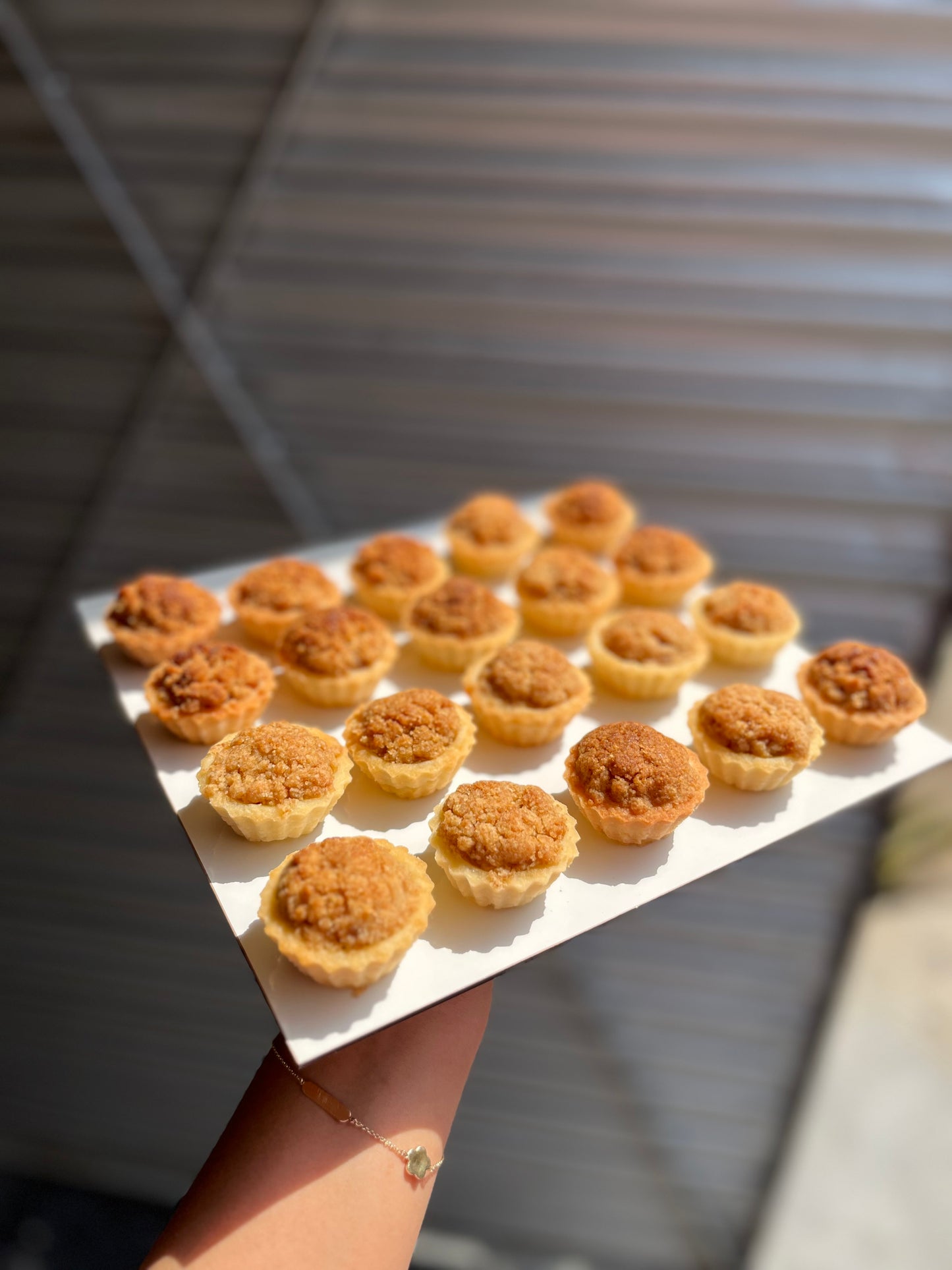 16 mini Apple Crumble Tray