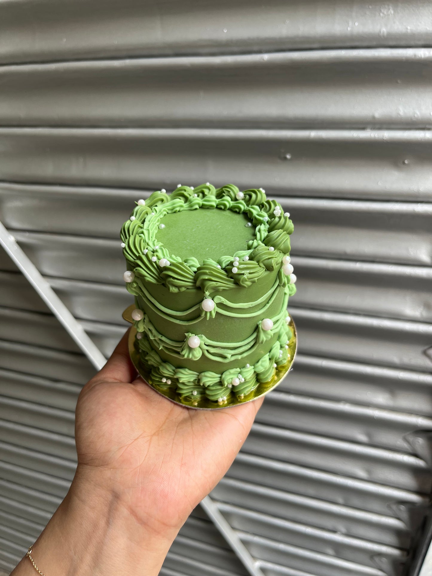 Tall Green victorian Bento Cake