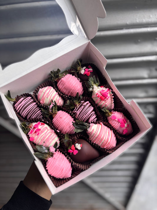 Belgian White and Dark Chocolate covered Mahabaleshwar Strawberry