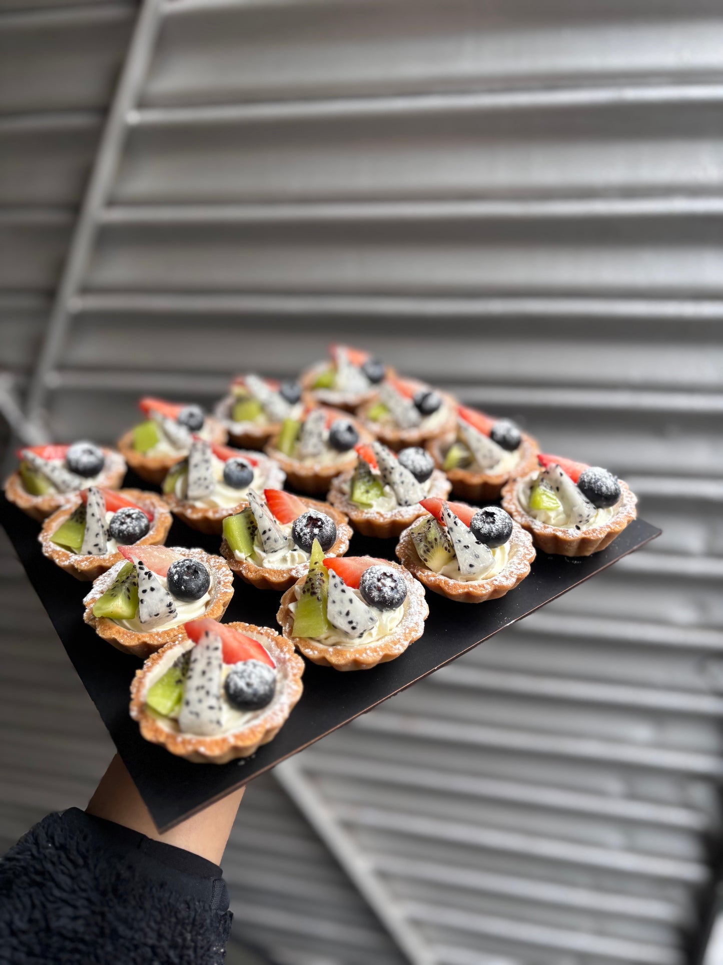 16 mini Fresh Fruit Tart Tray