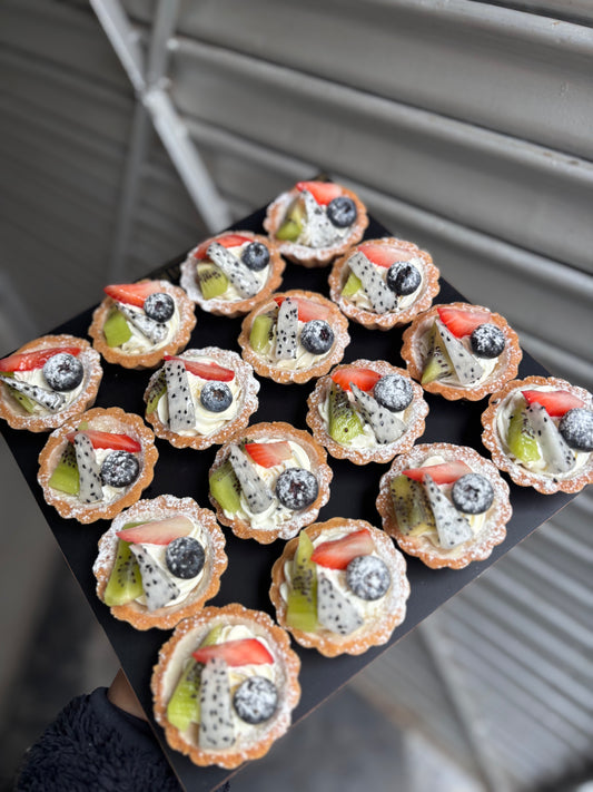 16 mini Fresh Fruit Tart Tray