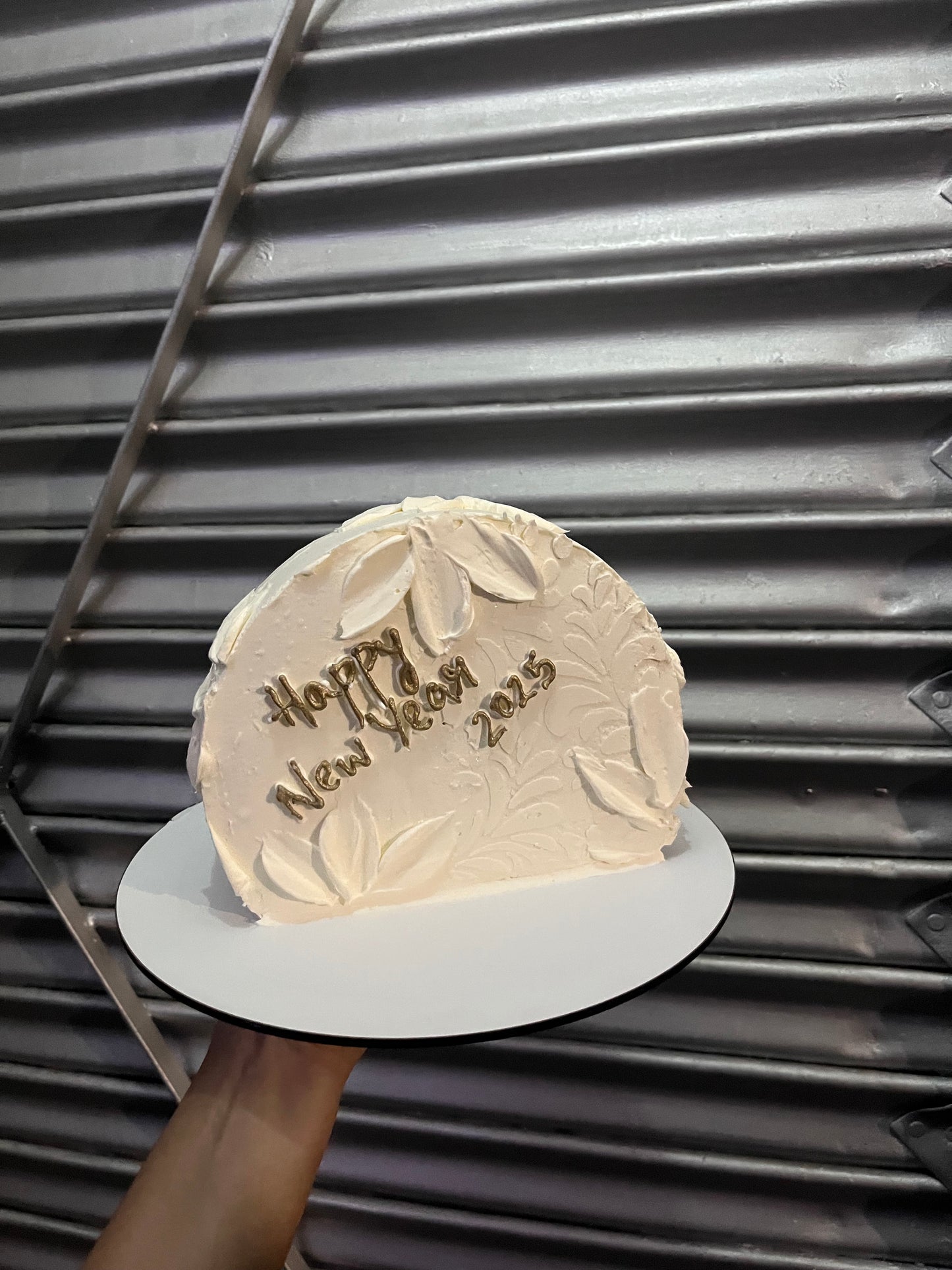 New Years White & Gold Cake