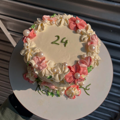 Floral buttercream garden with pearls