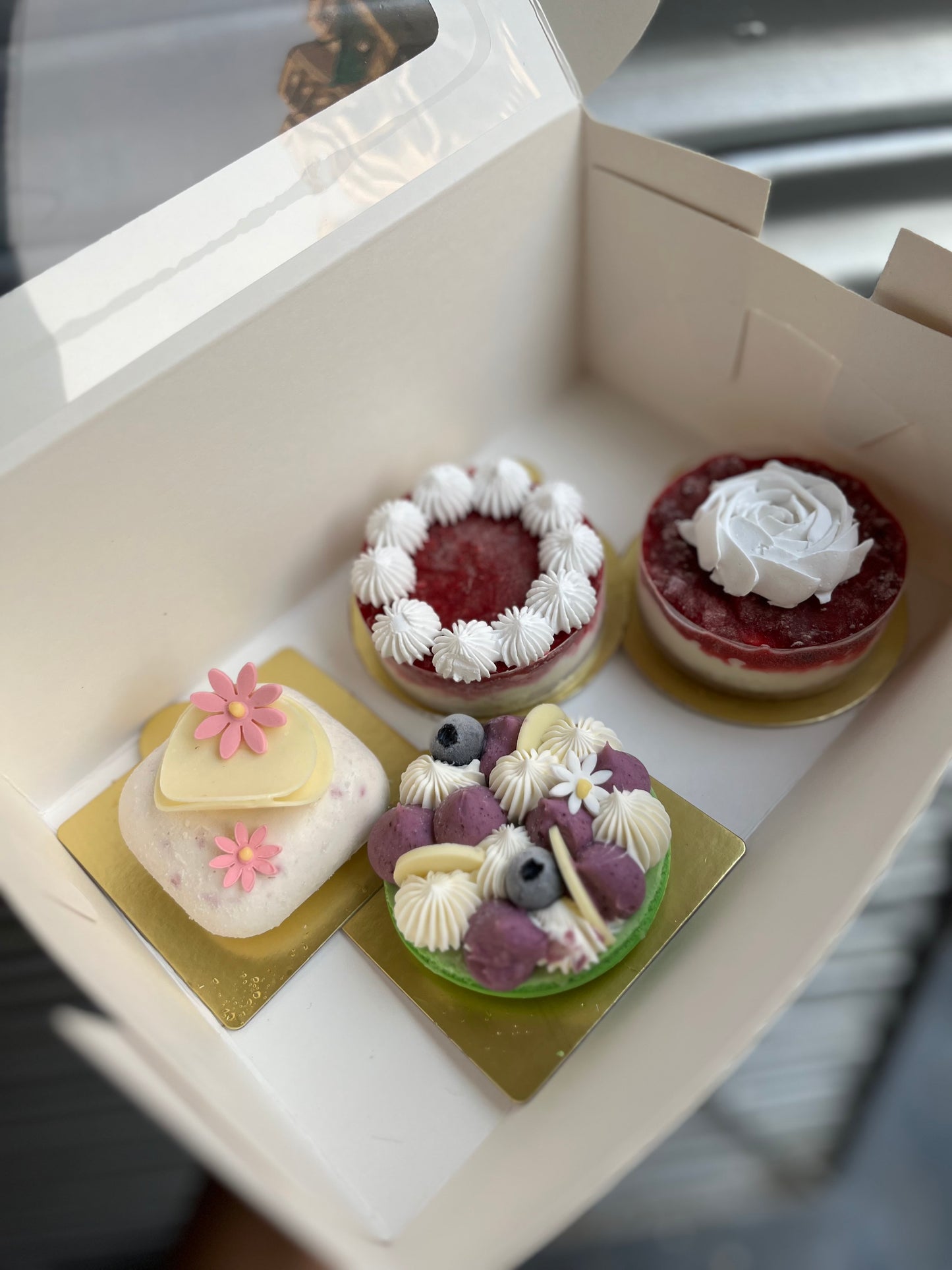Mixed berry pastry box of 4