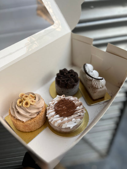 Chocolate pastry box of 4