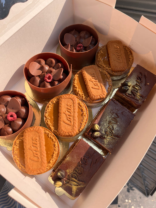 Pastry box of 9